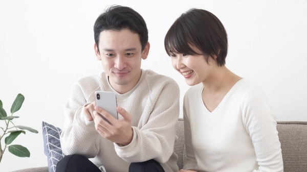 【外出自粛を理由に式場見学を諦めないで！】おうちにいてもお気軽に結婚式場探しをスタートしよう♪