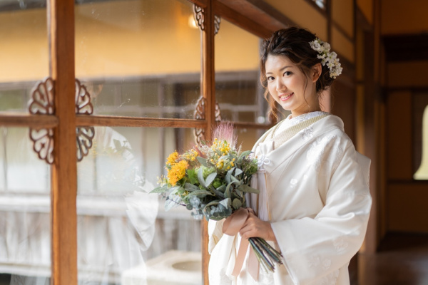 卒花さんに学ぶ【絶対残しておきたい花嫁ソロショット♡】おすすめポーズをご紹介☆