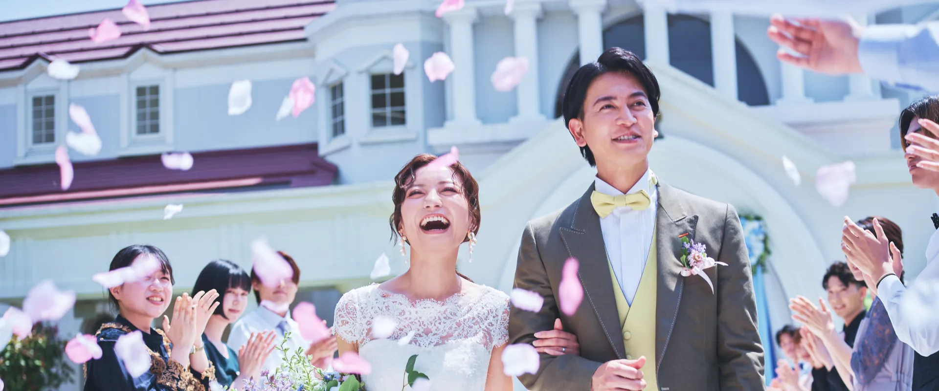 結婚式場のフェア予約は会場公式HPからが一番お得！